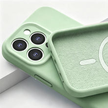 Magnetic Liquid Silicone Case For Iphone 18 12 13 Mini 16 15 14 11 17